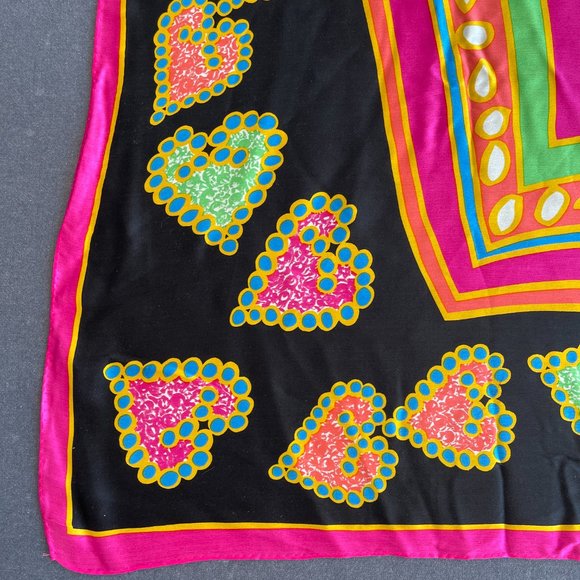 Knockout Ginnie Johansen Vibrant 100% Silk Scarf Heart Spade Pattern 80s LG NWOT - Picture 6 of 7